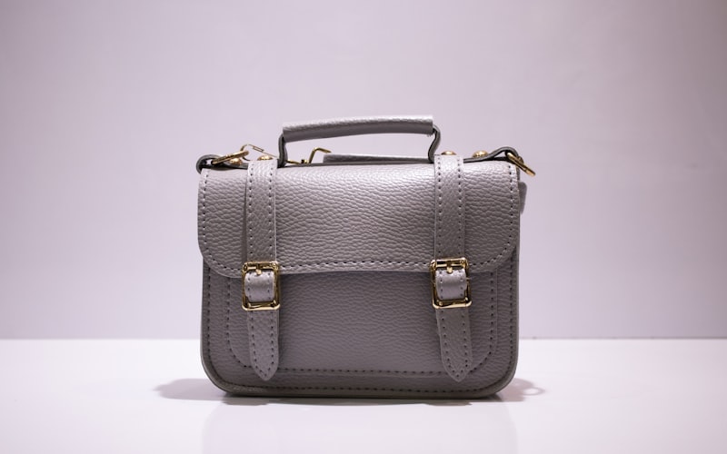 BagSaleSummer Soft Leather Clutch